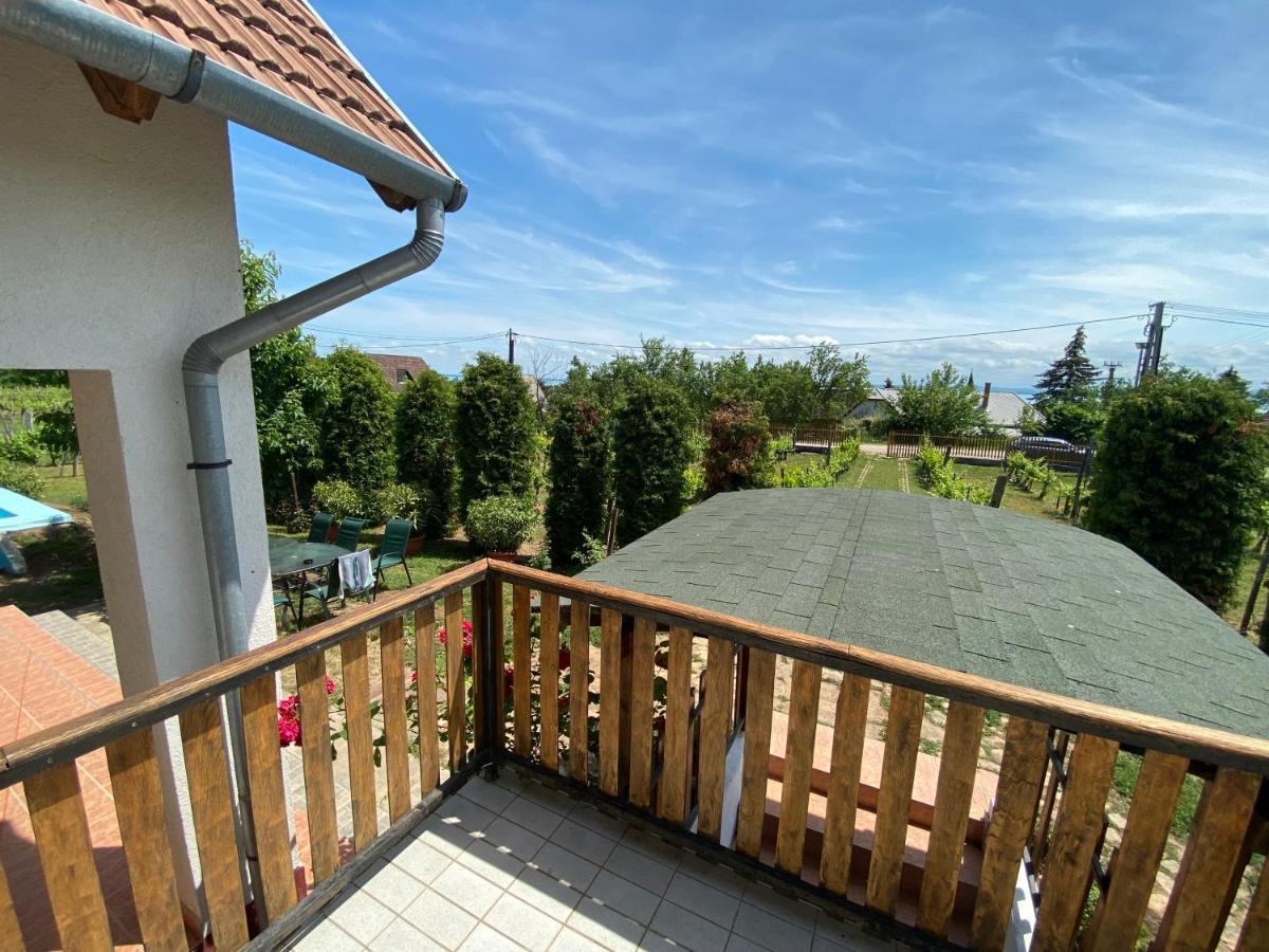 Fuege Vendeghaz Villa Lovas Ngoại thất bức ảnh