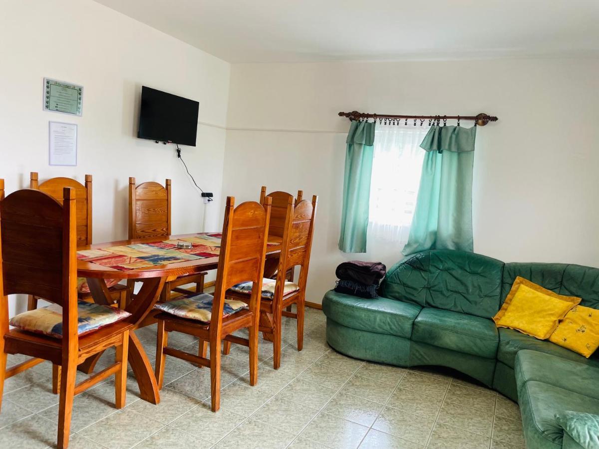 Fuege Vendeghaz Villa Lovas Ngoại thất bức ảnh